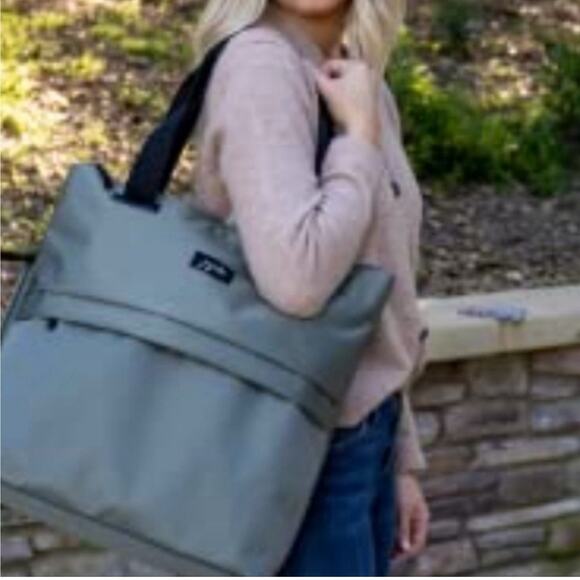 Jujube ju ju be Unisex Large Size Diaper Baby Bag Olive Green lightweight EUC - Picture 1 of 10
